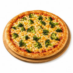 Pizza Broccoli mit Broccoli, Mais, veganem Käse und Tomatensauce