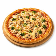 Pizza Leonardo mit Champignons, Hähnchenfleisch, Broccoli und Sauce Hollandaise