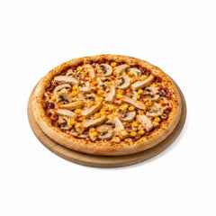 Pizza Barbecue mit Barbecuesauce, Putenbruststreifen, Champignons und Mais